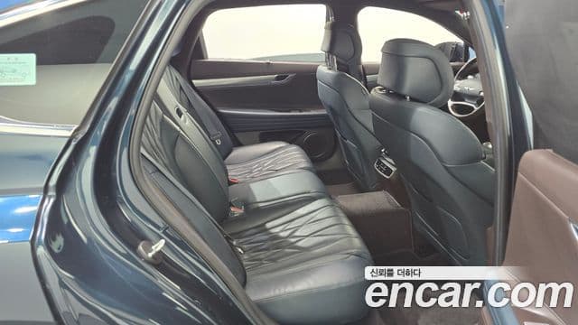 Genesis Electrified G80 2021 — Şəkil 12/20