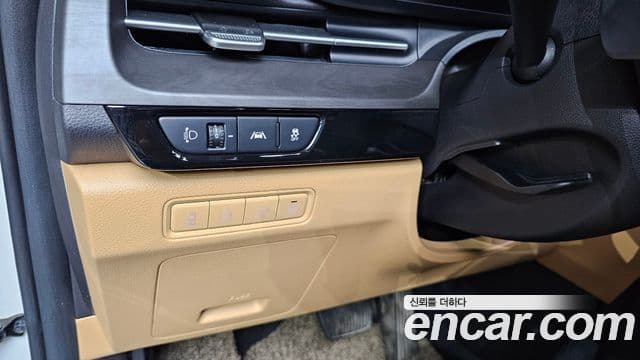 Kia Carnival 2020 — ფოტო 14/20