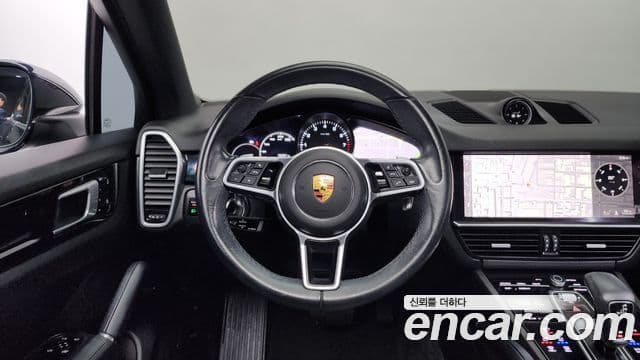 Porsche Cayenne 2021 — ფოტო 13/20