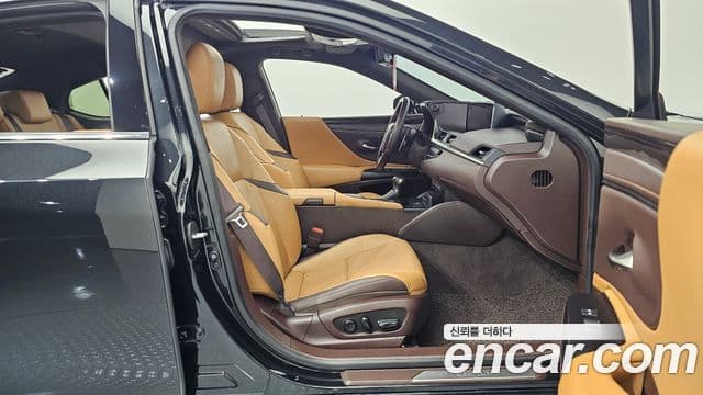 Lexus ES300h 2020 — ფოტო 7/20