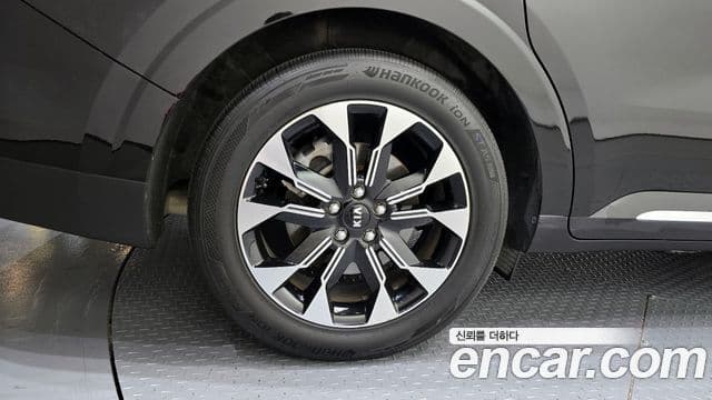 Kia Carnival 2020 — фото 5 из 20