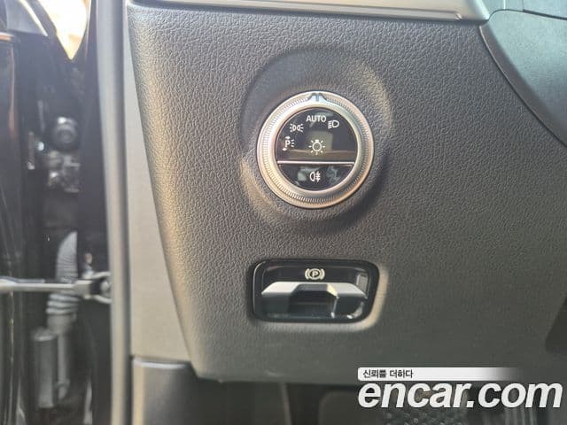Mercedes-Benz C-Class 2022 — Photo 6/19