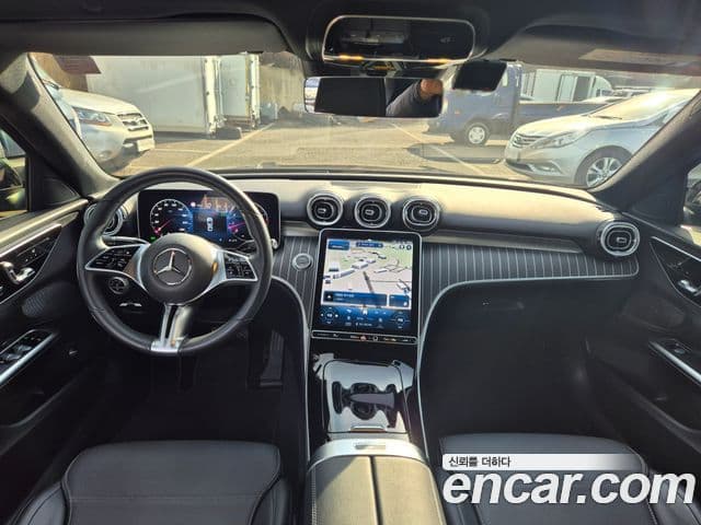 Mercedes-Benz C-Class 2022 — Photo 7/19