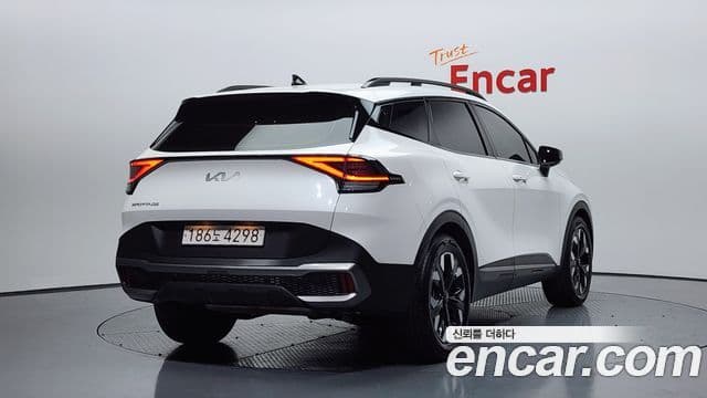 Kia Sportage 2022 — ფოტო 1/20
