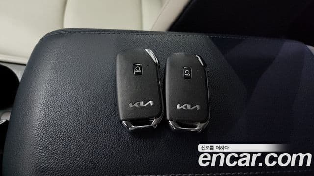 Kia Sportage 2022 — ფოტო 19/20