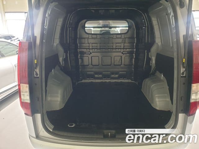 Hyundai Staria 2023 — Фото 14/20