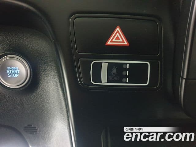 Hyundai Staria 2023 — Фото 18/20