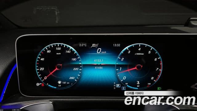 Mercedes-Benz GLB-Class 2020 — ფოტო 8/20