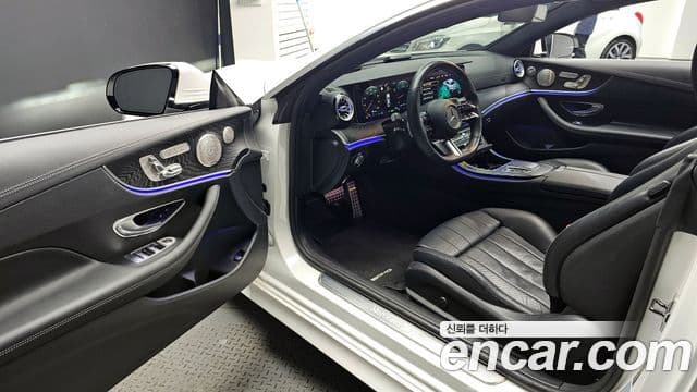 Mercedes-Benz E-Class 2022 — фото 9 из 20