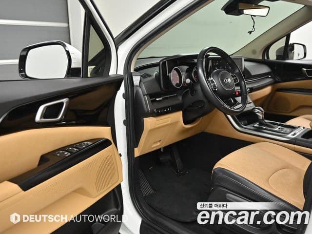 Kia Carnival 2021 — ფოტო 11/20