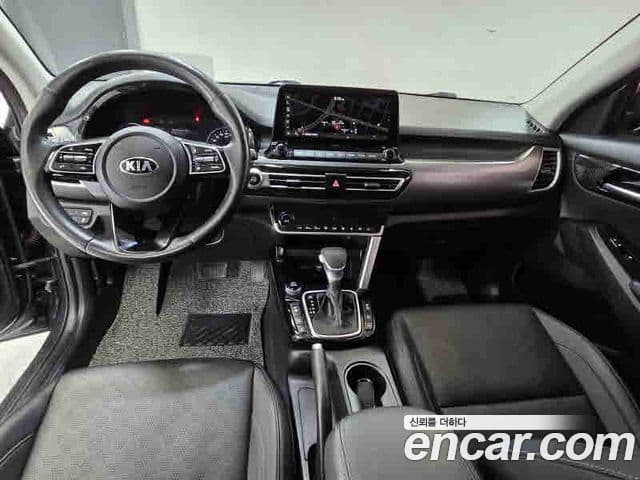 Kia Seltos 2020 — Фото 16/19
