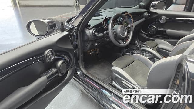 Mini Cooper S Convertible 2023 — ფოტო 11/20