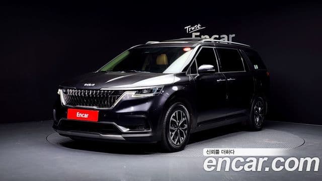 Kia Carnival 2021 — ფოტო 10/20