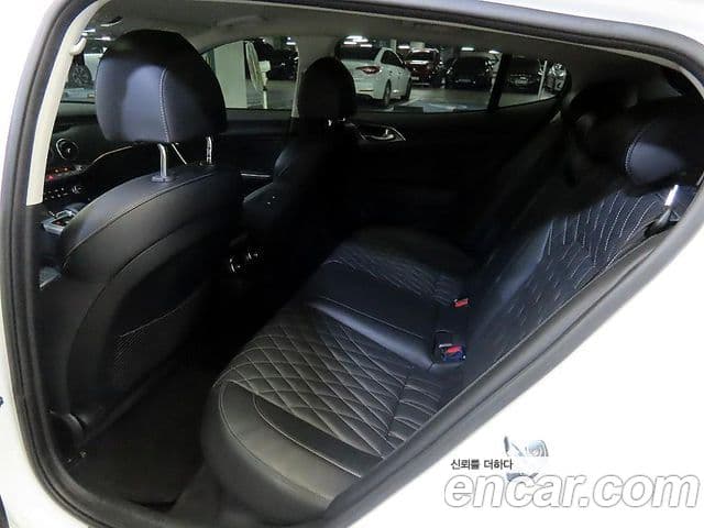 Kia Stinger 2021 — ფოტო 6/20