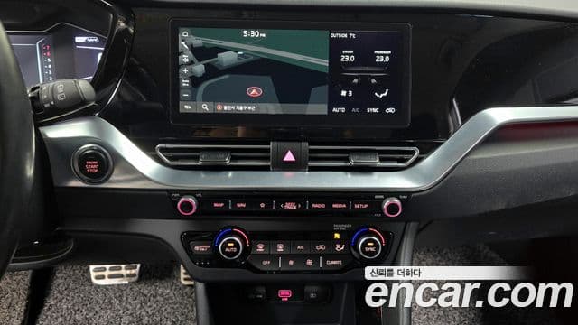 Kia Niro 2020 — ფოტო 14/20