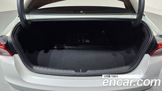 Kia K5 2021 — Şəkil 17/20