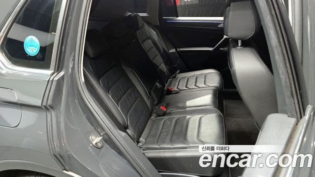 Volkswagen Tiguan 2021 — Şəkil 12/20