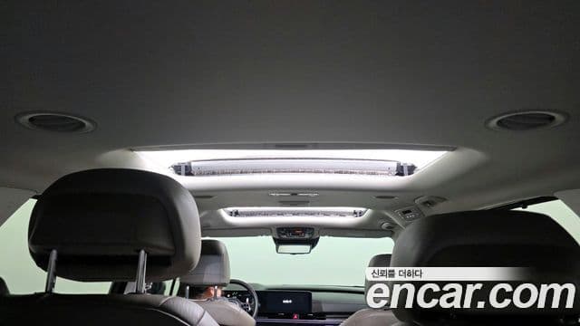 Kia Carnival 2023 — Şəkil 18/20