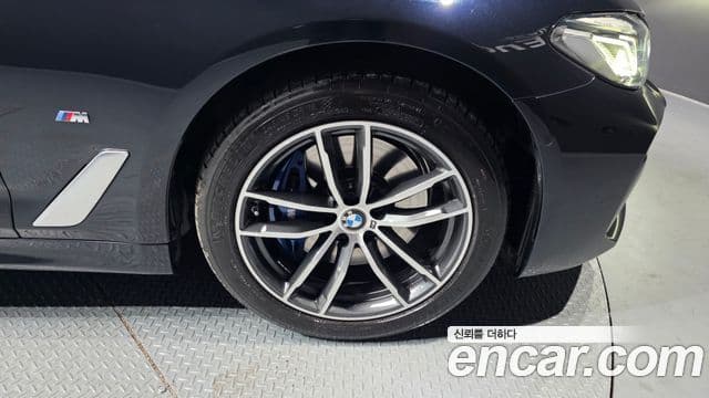 BMW 5 Series 2023 — Photo 7/20