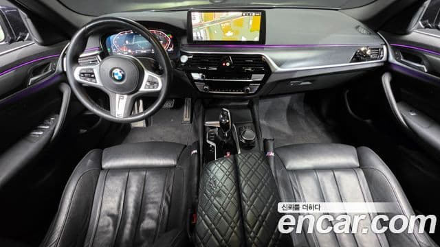 BMW 5 Series 2023 — Photo 15/20