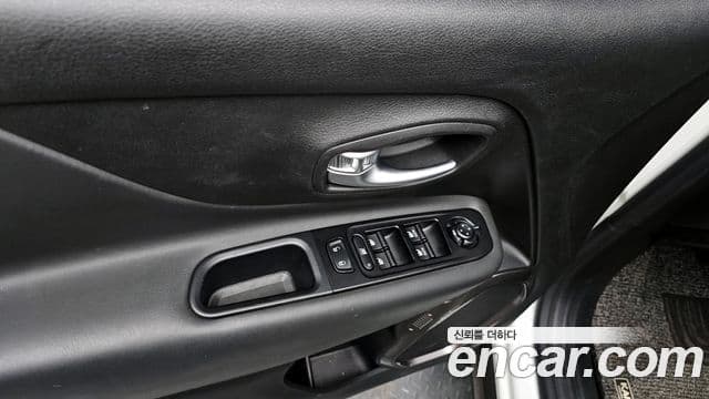 Jeep Renegade 2021 — фото 17 из 20