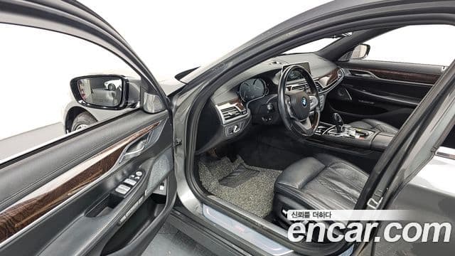 BMW 7 Series 2018 — Фото 10/20