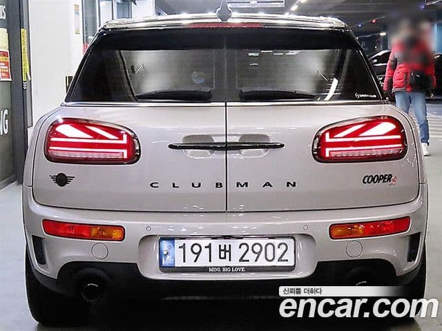 Mini Cooper S Clubman 2022 — ფოტო 18/20