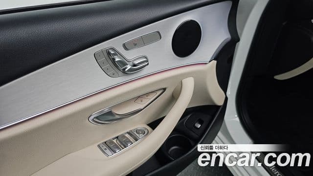 Mercedes-Benz E-Class 2020 — фото 19 из 20