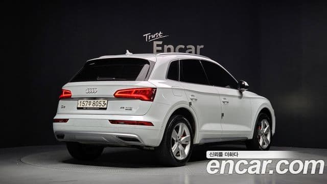 Audi Q5 2020 — ფოტო 2/20