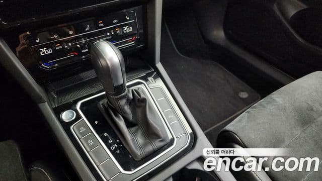 Volkswagen Passat GT 2021 — фото 8 из 20