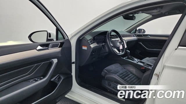 Volkswagen Passat GT 2021 — фото 9 из 20
