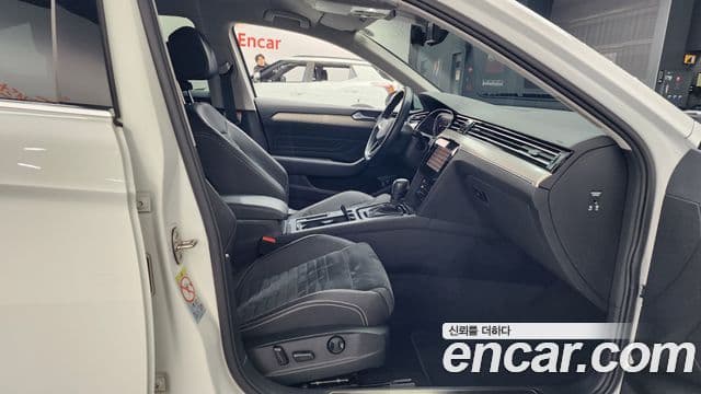 Volkswagen Passat GT 2021 — фото 11 из 20