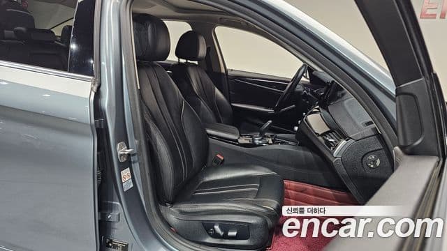 BMW 5 Series 2018 — Photo 6/20
