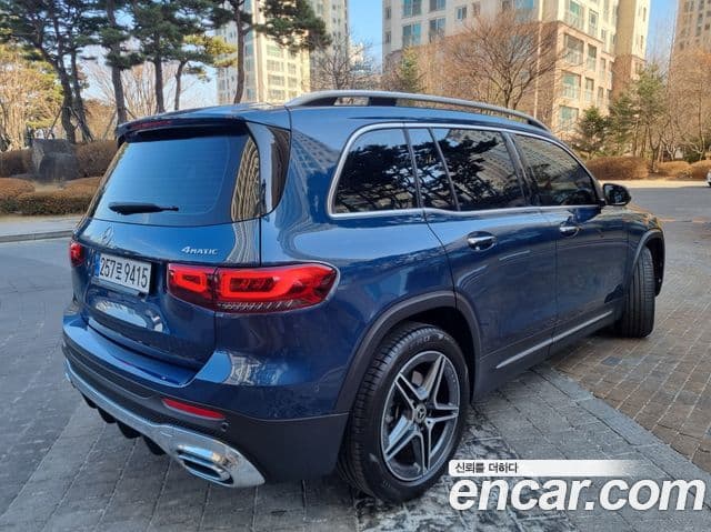 Mercedes-Benz GLB-Class 2023 — Şəkil 4/20