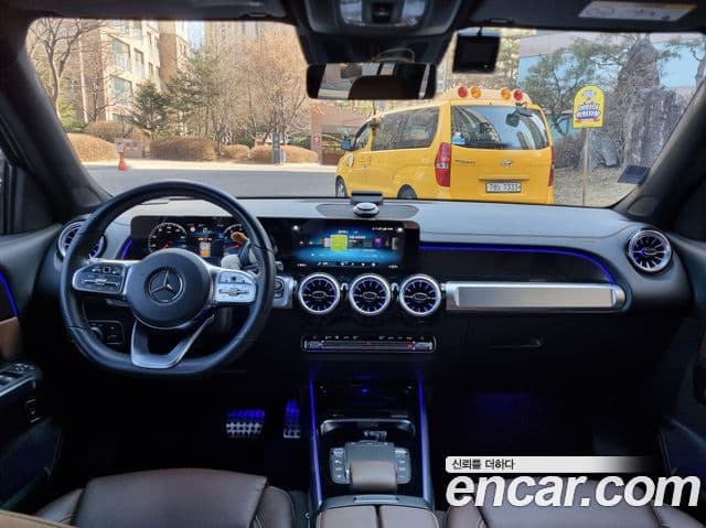 Mercedes-Benz GLB-Class 2023 — Şəkil 10/20