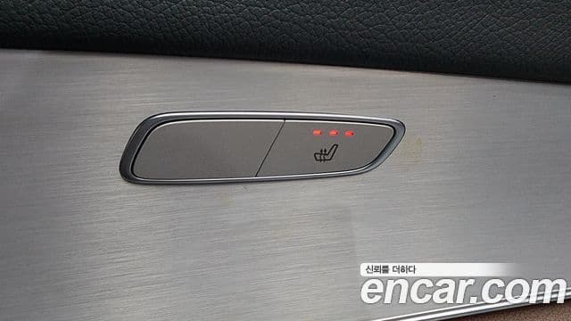 Mercedes-Benz E-Class 2021 — фото 18 из 20