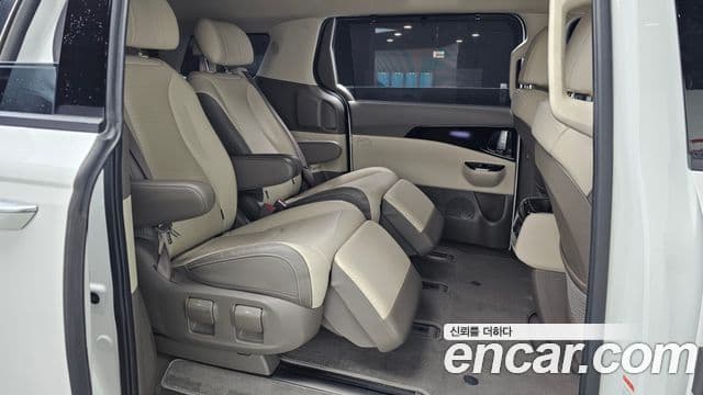 Kia Carnival 2022 — ფოტო 12/20