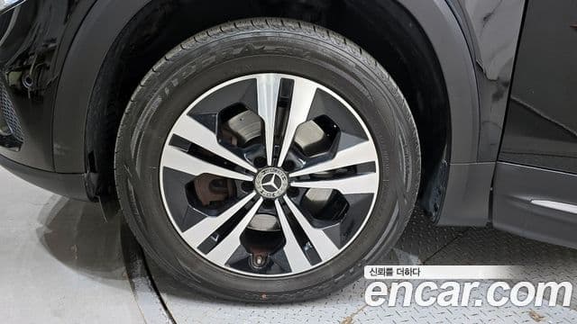 Mercedes-Benz GLB-Class 2021 — Фото 5/20