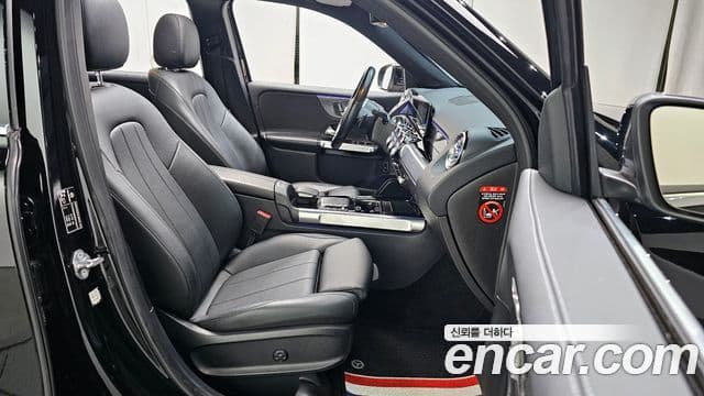 Mercedes-Benz GLB-Class 2021 — Фото 10/20