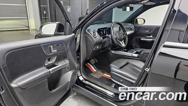 Mercedes-Benz GLB-Class 2021 — Фото 11/20