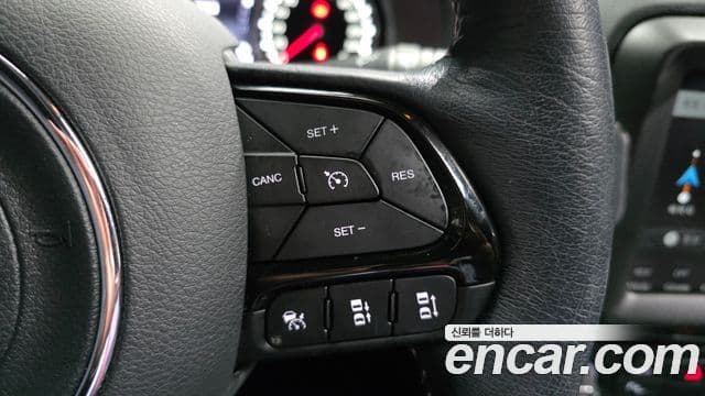Jeep Renegade 2021 — ფოტო 17/20
