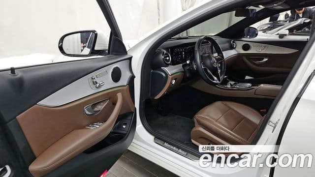 Mercedes-Benz E-Class 2020 — фото 10 из 20
