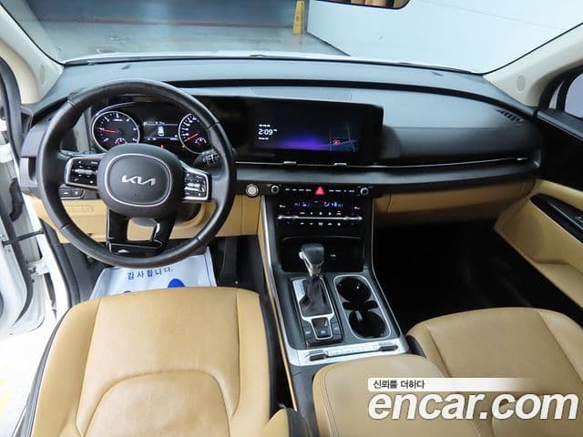 Kia Carnival 2022 — ფოტო 6/20