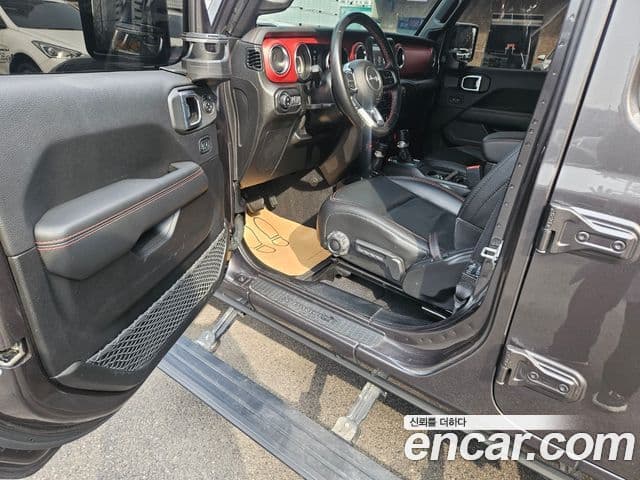 Jeep Wrangler 2021 — Şəkil 6/20
