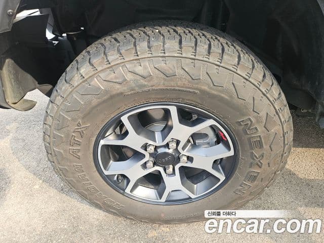 Jeep Wrangler 2021 — Şəkil 9/20