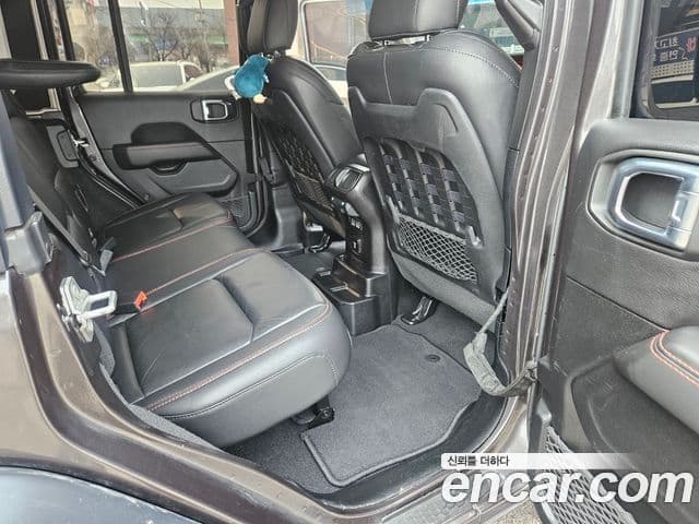Jeep Wrangler 2021 — Şəkil 10/20