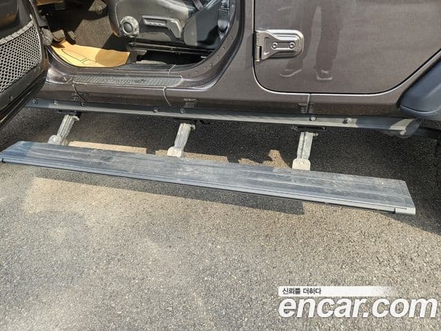 Jeep Wrangler 2021 — Şəkil 15/20