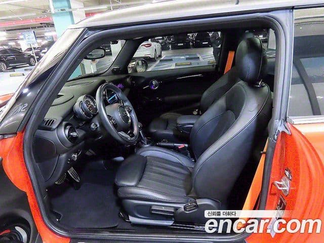 Mini Cooper S 2019 — фото 6 из 20