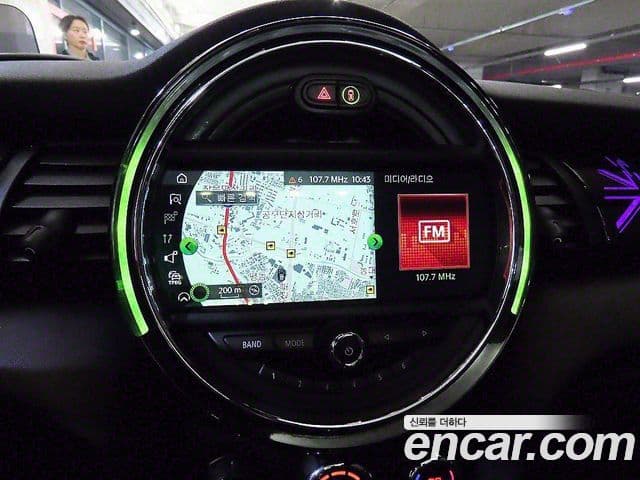 Mini Cooper S 2019 — фото 14 из 20