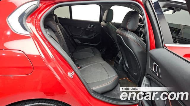BMW 1 Series 2020 — фото 12 из 20